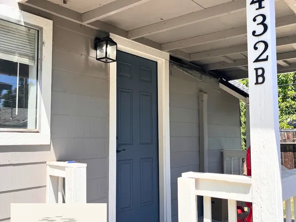 432 N Holly St, Medford, OR 97501