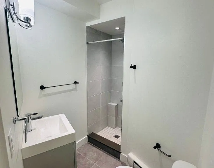 2961 Lakeshore Rd W #2 — Photo 6