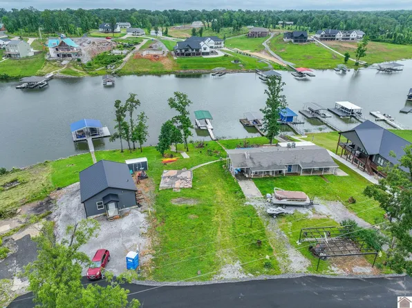 170 Concord Dr, Gilbertsville, KY 42044