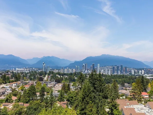 4160 Sardis St #1005, Burnaby, BC V5H 1K2