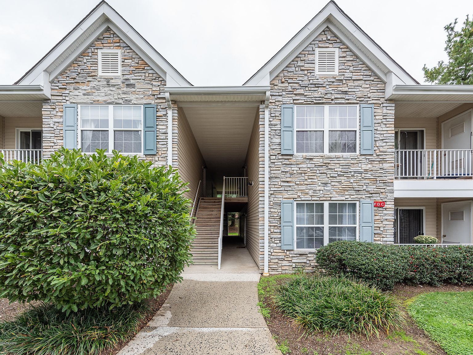 504 Wedgewood Circle, Belford, NJ 07718 Zillow