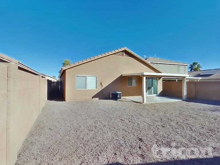 12911 W Voltaire Ave — Photo 16