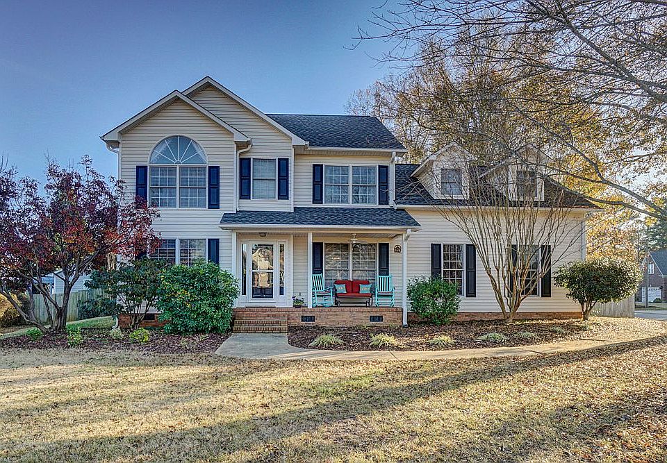 1st image of 121 Bradford Crossing Dr