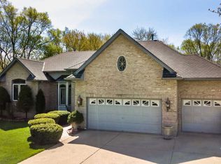 32W651 Oak Lawn Farm Rd, Wayne, IL 60184