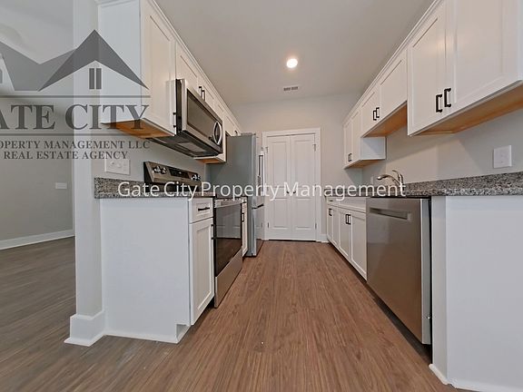 2nd image of 306 Oakwood St #B