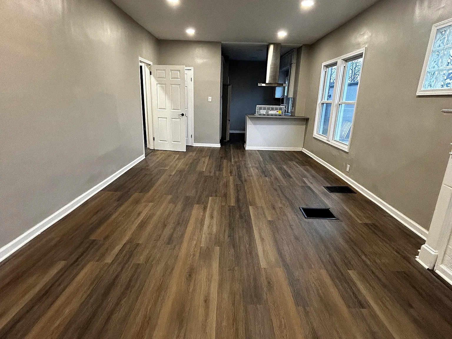 1019 Chittenden Ave — Photo 4
