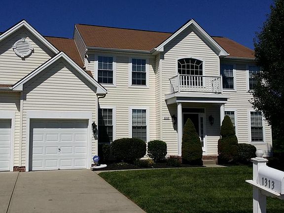 4th image of 1313 S Dahlia Ct