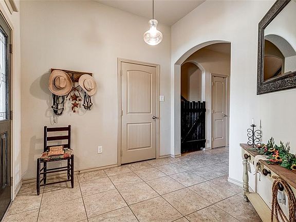 3rd image of 15704 Carlton Oaks Dr