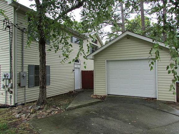 2nd image of 7631 Chatham Cir