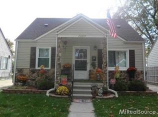20004 Rosedale St, Saint Clair Shores, MI 48080