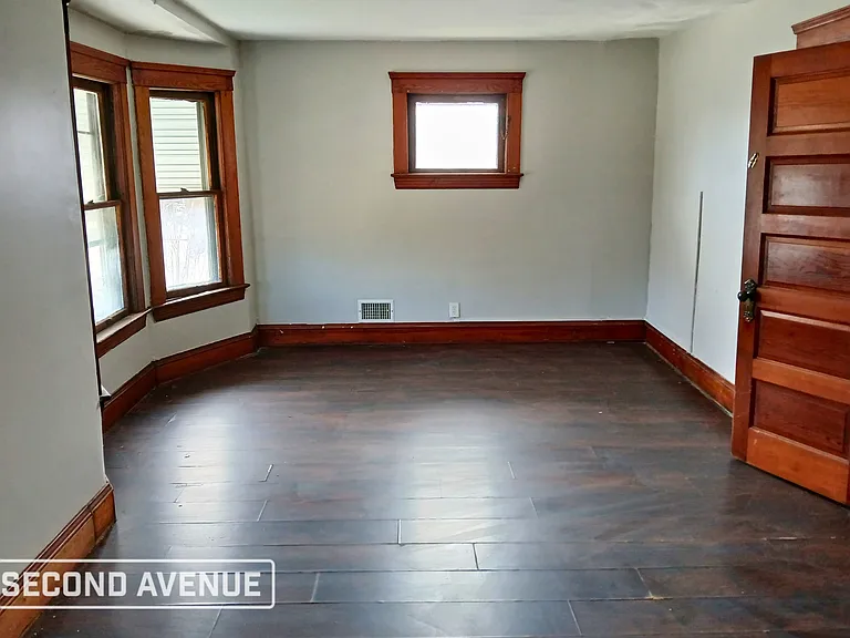 2854 E 128th St — Photo 5