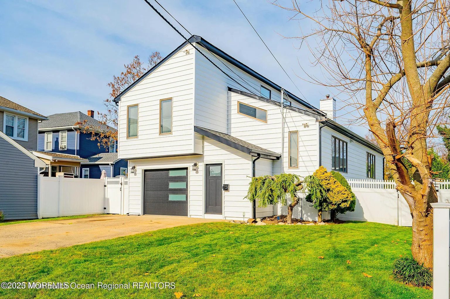 75 Morris Ave photo 1