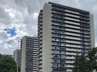 158 A McArthur Ave #804, Ottawa, ON K1L 7E7