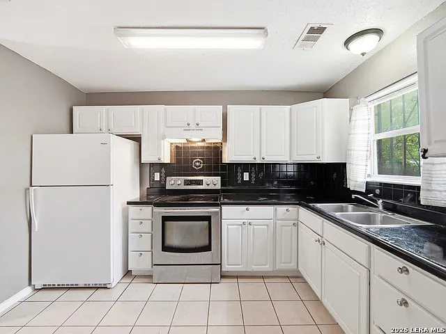 1301 S Palmetto — Photo 8
