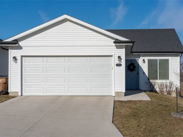 1355 Blazing Star Dr, Carlisle, IA 50047