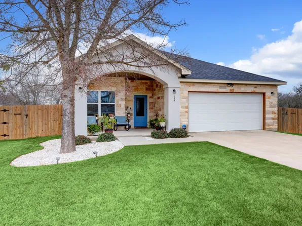137 Naalehu Ct, Bastrop, TX 78602