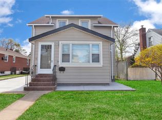72 Hamilton Ave, Valley Stream, NY 11580