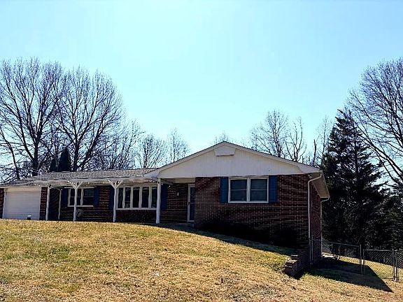 3rd image of 2615 Whitt Rd