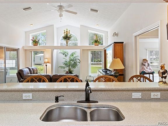 3rd image of 5909 N Oakmont Dr