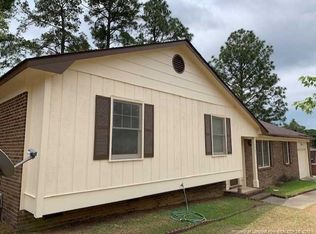 1963 Windlock Dr, Fayetteville, NC 28304