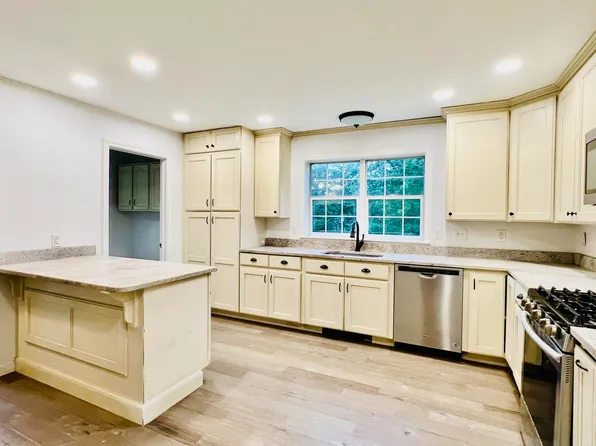 45 Branstrom Road, Vassalboro, ME 04989