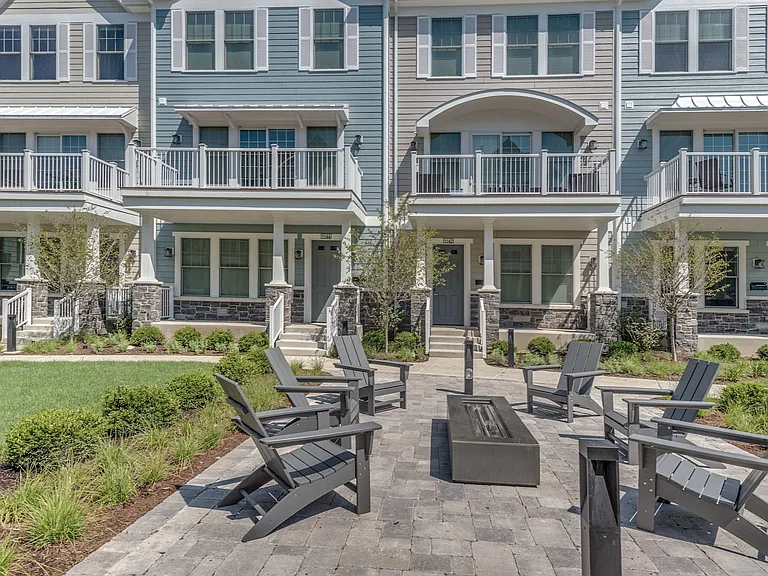 Eldridge Townhome Rentals — Photo 27