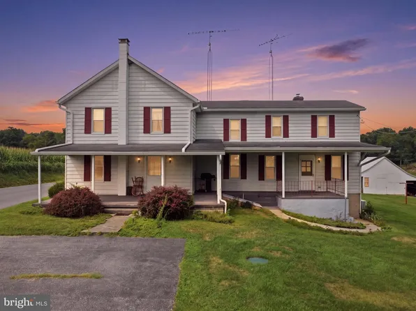 697 Shinham Rd, Greencastle, PA 17225