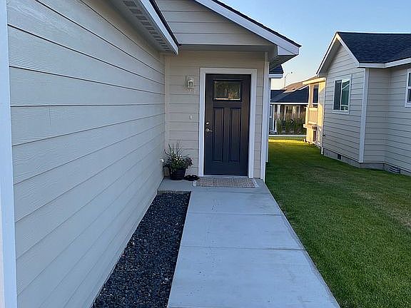 2nd image of 123 E 9th Ave #23