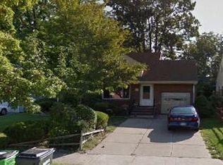 353 Halle Dr, Euclid, OH 44132