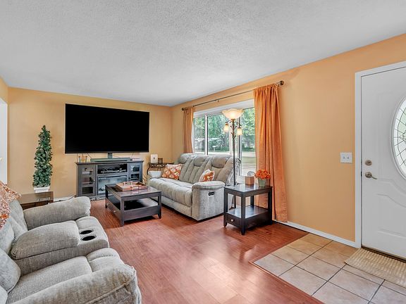 4th image of 1585 W 115 N