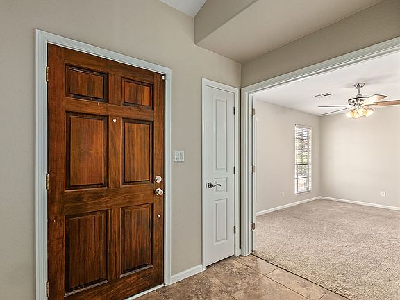 3rd image of 629 N Tercera Ave