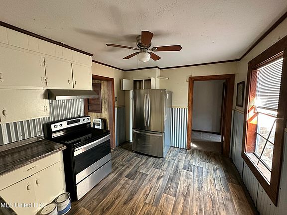 3rd image of 2413 S Little River Rd