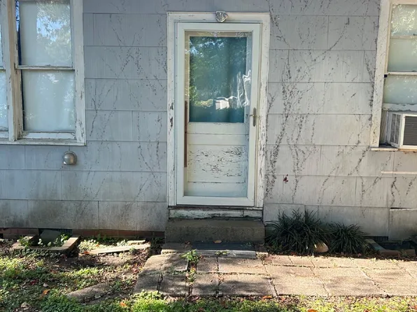 Studio, 1.0 bath, 450 sqft, $625, 1104 S Madison St, Jonesboro, AR 72401
