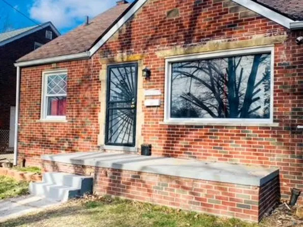 12862 Dresden St, Detroit, MI 48205