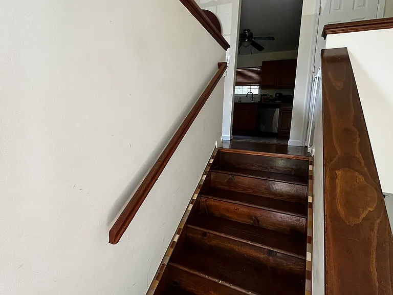 Franklin Ave — Photo 10