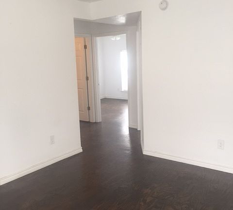 4th image of 204 Davis St