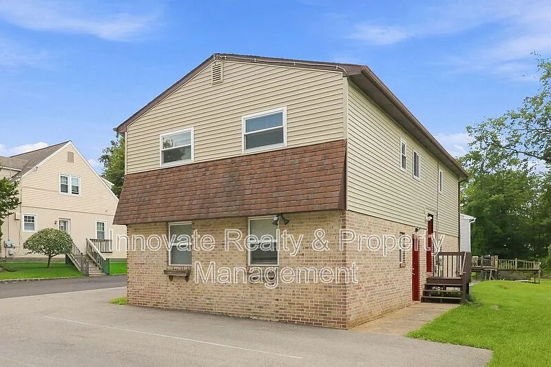 2824 Moreland Rd #2