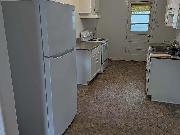 406 Lloyd St — Photo 14