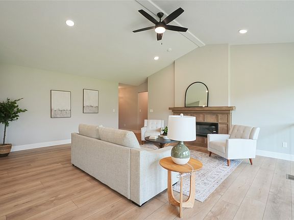 5th image of 6279 Glenwood Dr
