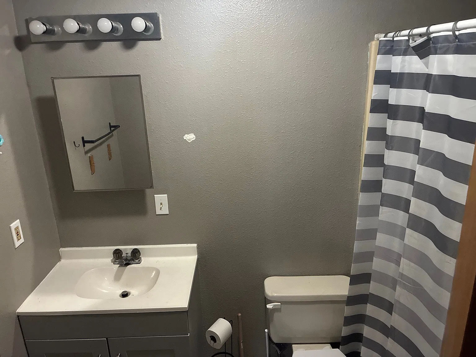 Studio, 400 sqft, $625 — Photo 3