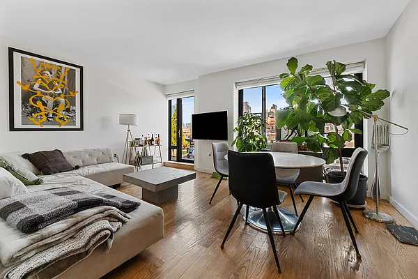 Rented by REAL New York | media 23