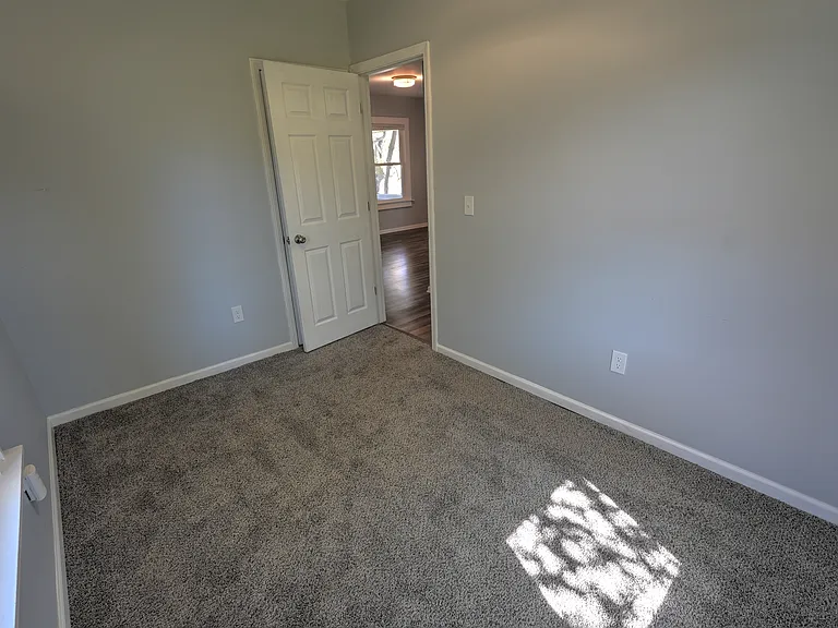 516 N Logan St — Photo 22