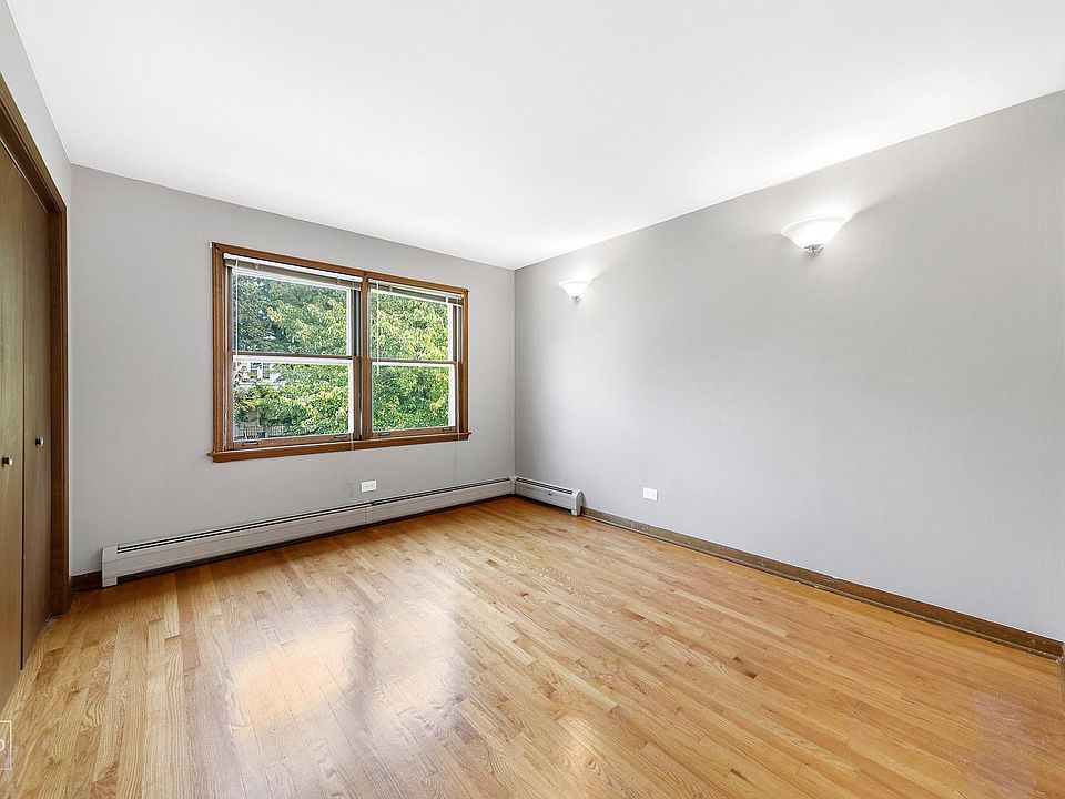 1st image of 935 Elgin Ave #2E