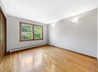935 Elgin Ave #2E, Forest Park, IL 60130