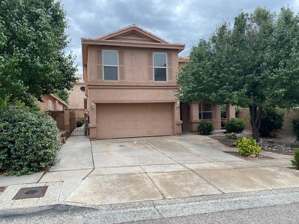 8732 Eagle Springs Dr NE
