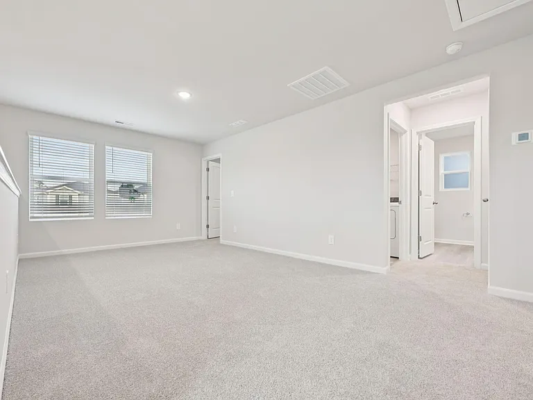 1041 Saint Lawrence Dr — Photo 11