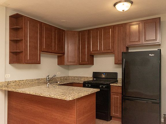 3rd image of 1712 W Estes Ave APT 101