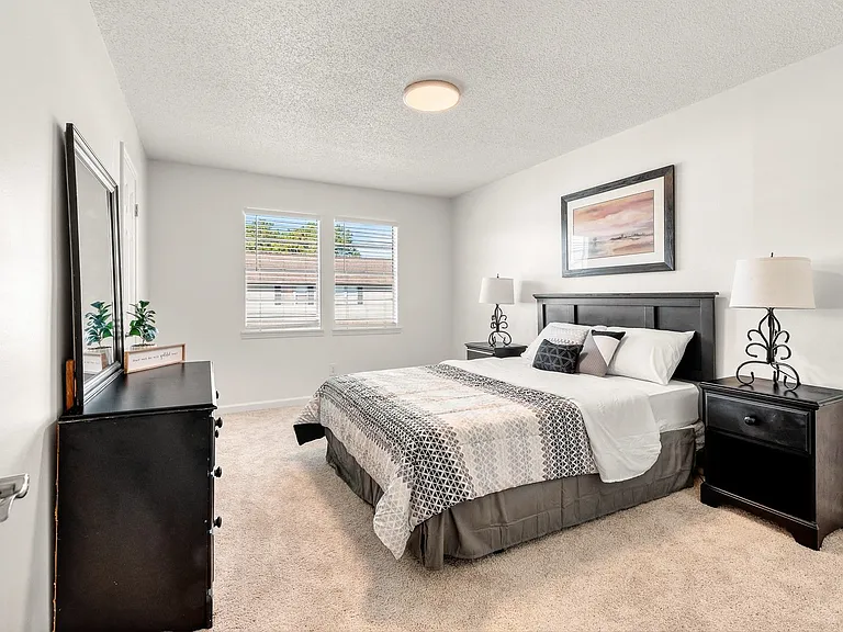 Harbour Lake Apartments — Photo 4