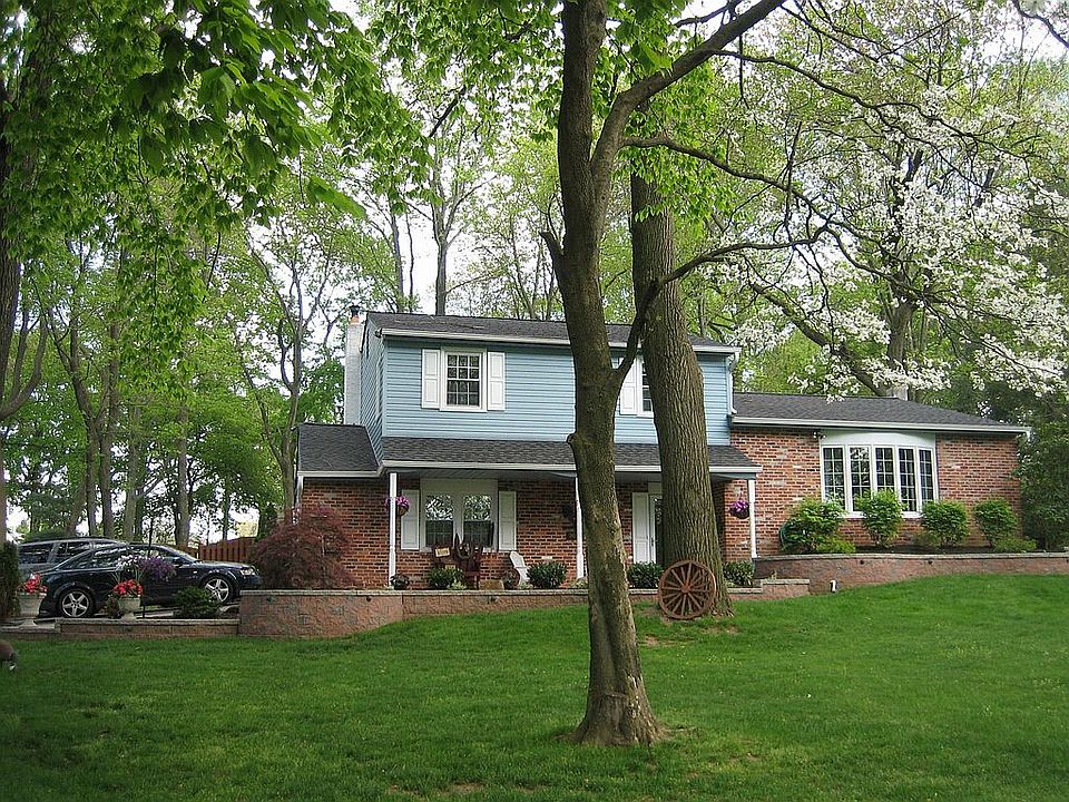 935 Lavera Road