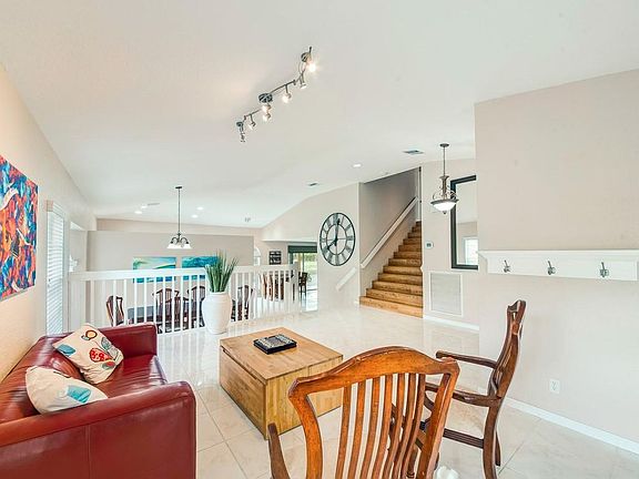 5th image of 9292 Lakeside Ln